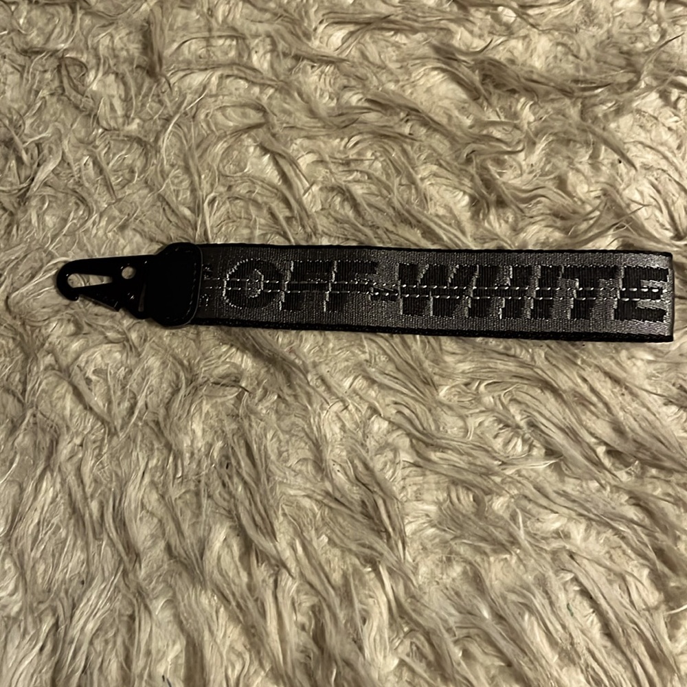 Off-white keychain
